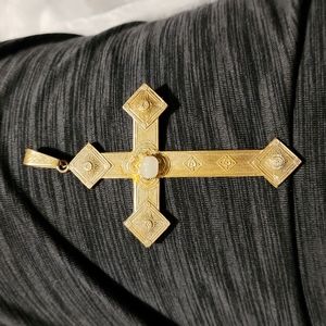 Vintage 14 kt gold miriam Haskell cross